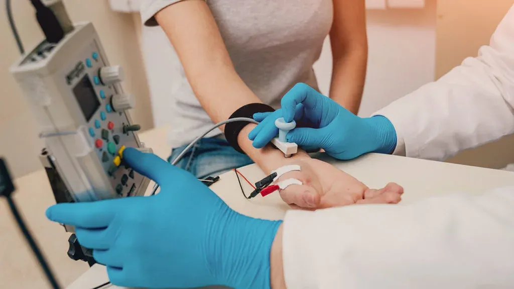 چه کسانی به نوار عصب و عضله نیاز دارند